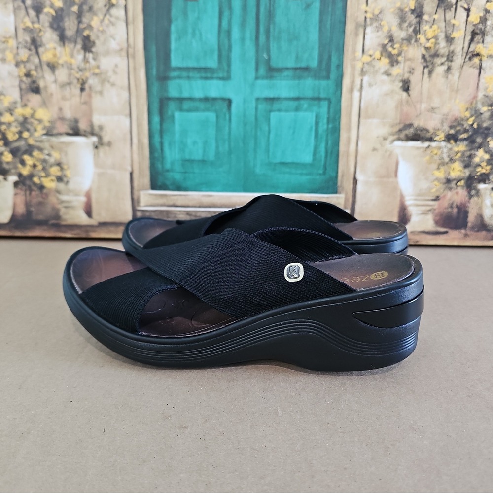 BZees Desire Sandals Womens 7.5 M Casual Slip On Cross Strap Wedge Slide Black